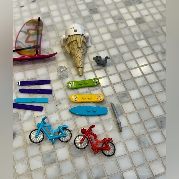 Lego Friends Movement Accessories Skis Bikes Mini Collection - Picture 2 of 7